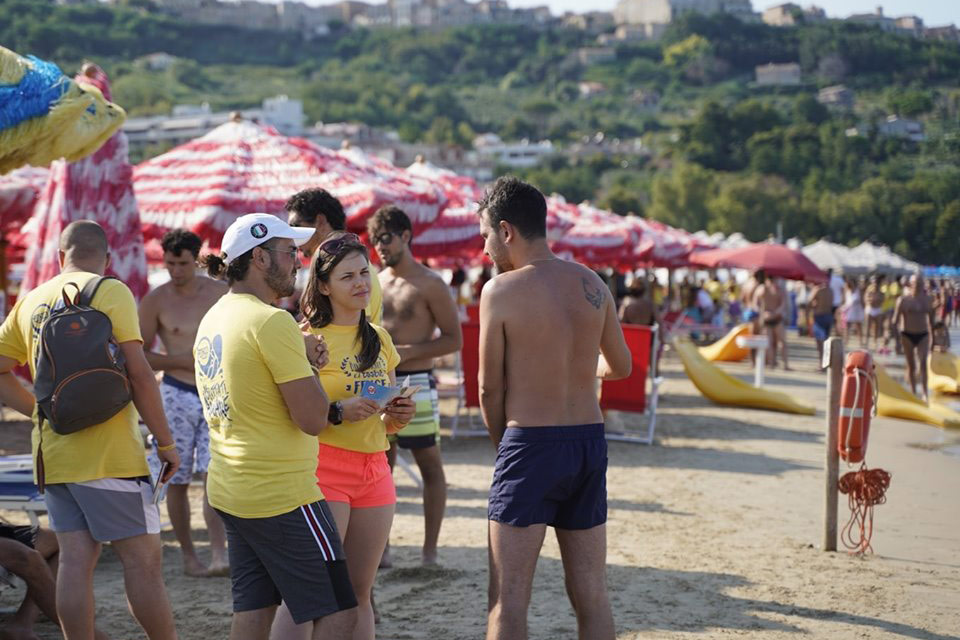 missione-spiaggia-buttati-ad-amare